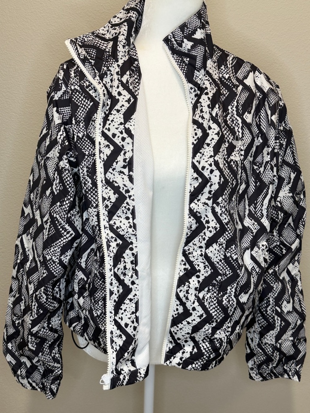 adidas Black and White Geometric Sporty Jacket SZ Large